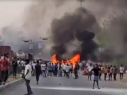 मुर्शिदाबाद में बरसे पत्थर, क्या चुनाव के नाम पर सिर्फ दहशत का खेल हो रहा है?